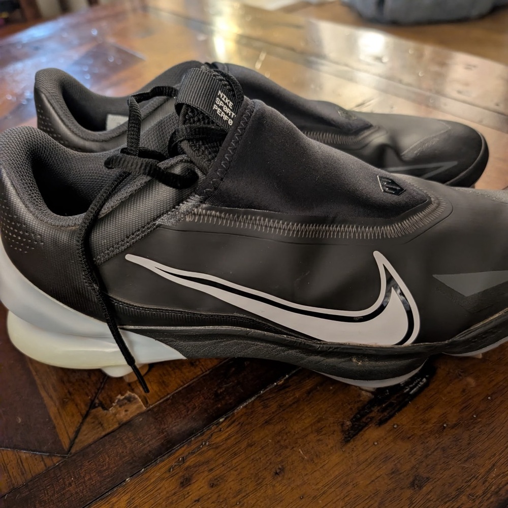 Nike Mens MIKE TROUT Metal Cleats Sz 11 US Baseball